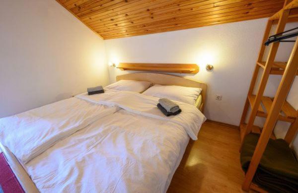 Guesthouse Mirko Hodak Selište Drežničko Kültér fotó