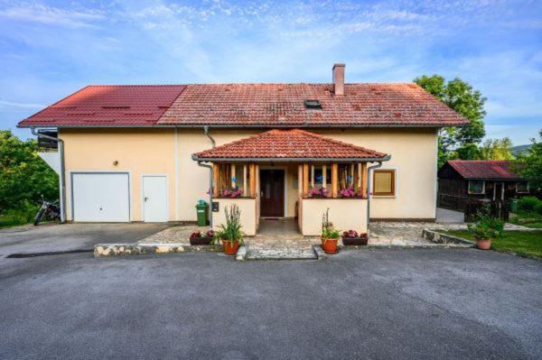 Guesthouse Mirko Hodak Selište Drežničko Kültér fotó