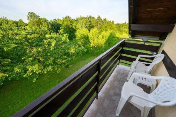 Guesthouse Mirko Hodak Selište Drežničko Kültér fotó