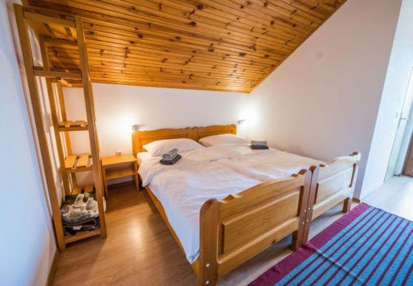 Guesthouse Mirko Hodak Selište Drežničko Kültér fotó