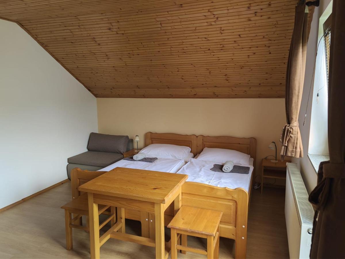 Guesthouse Mirko Hodak Selište Drežničko Kültér fotó