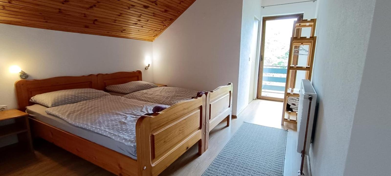 Guesthouse Mirko Hodak Selište Drežničko Kültér fotó