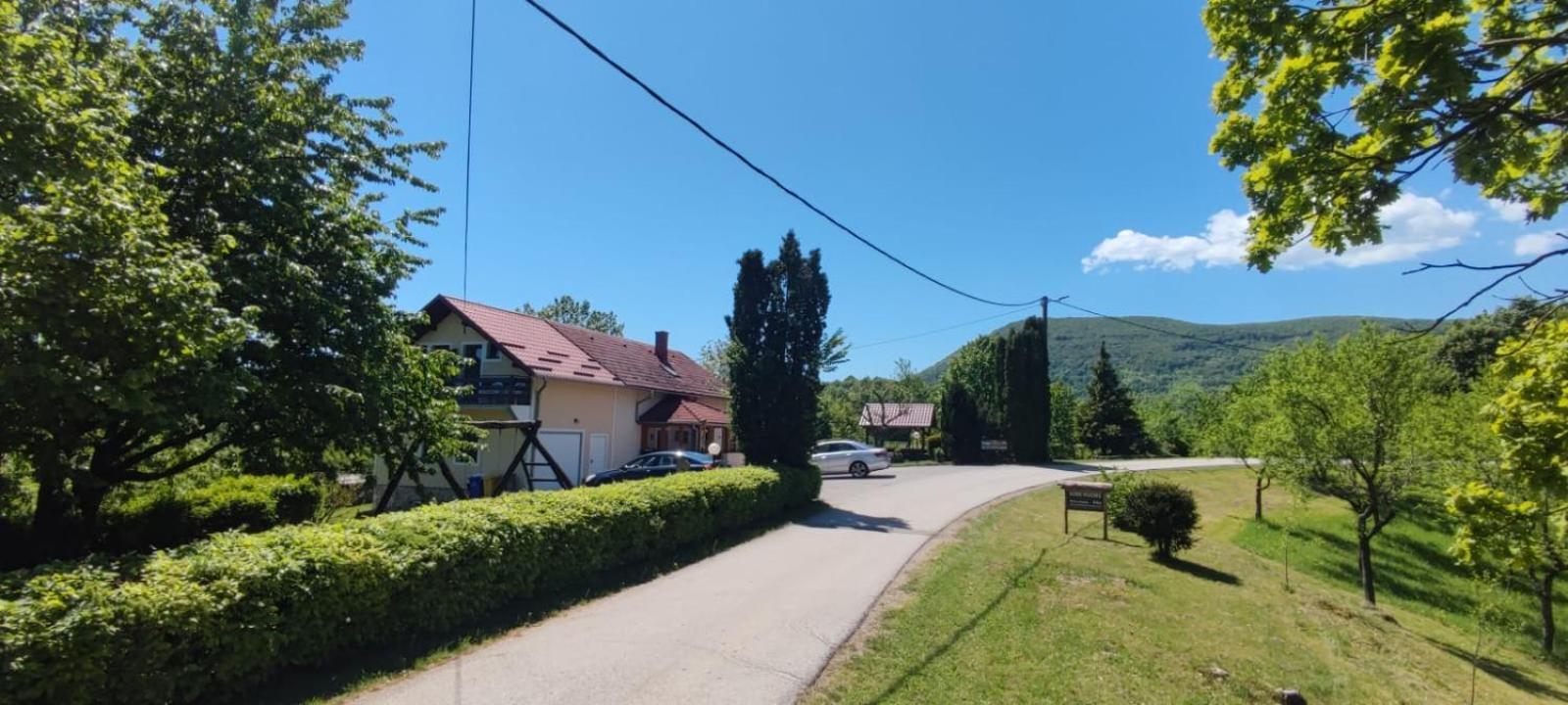 Guesthouse Mirko Hodak Selište Drežničko Kültér fotó